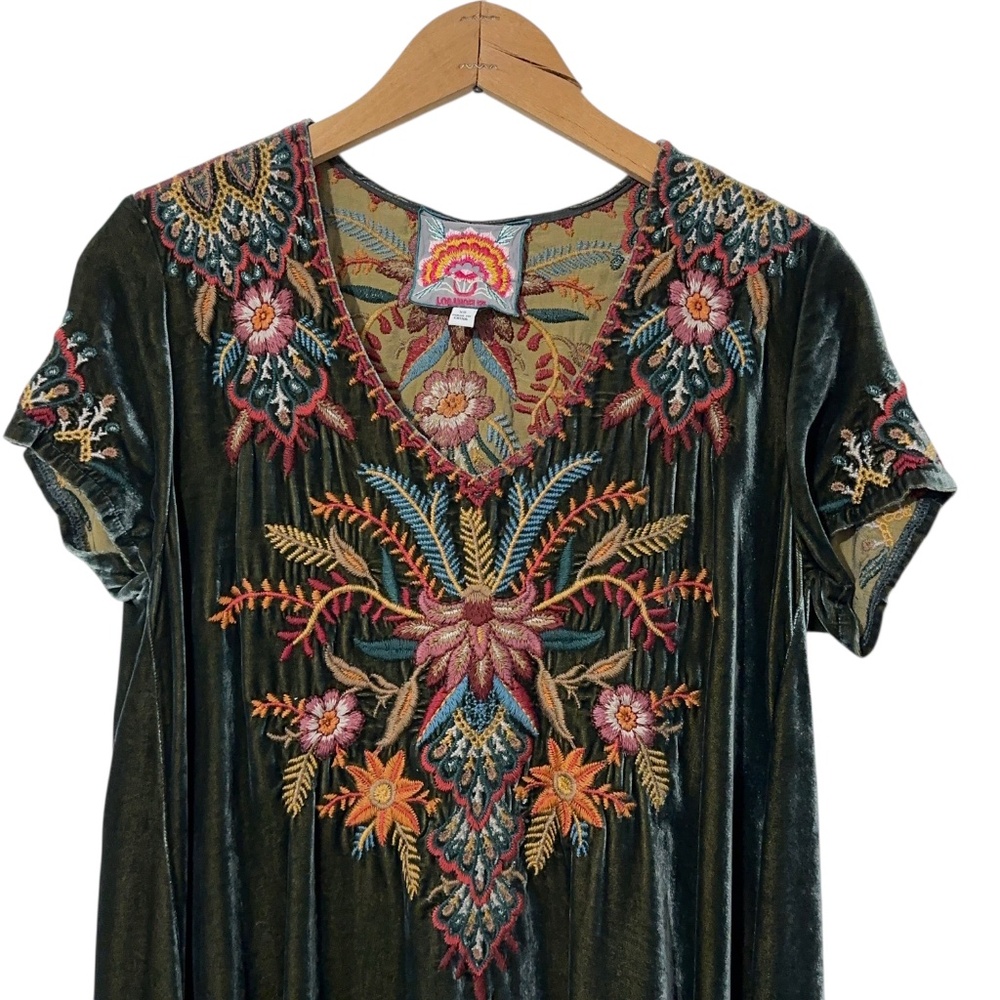 Johnny Was Green Velvet Embroidered Top Womens XS Floral Spring Casual - Picture 10 of 10